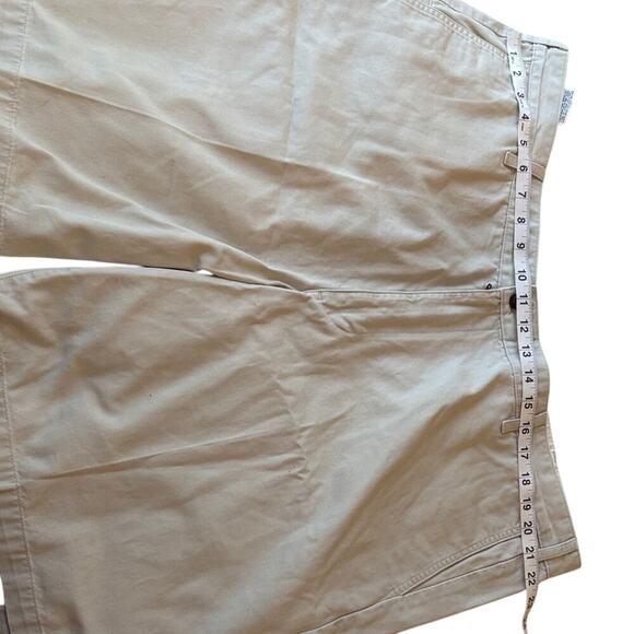 Dockers Light Gray Casual Shorts 46 - Picture 6 of 10